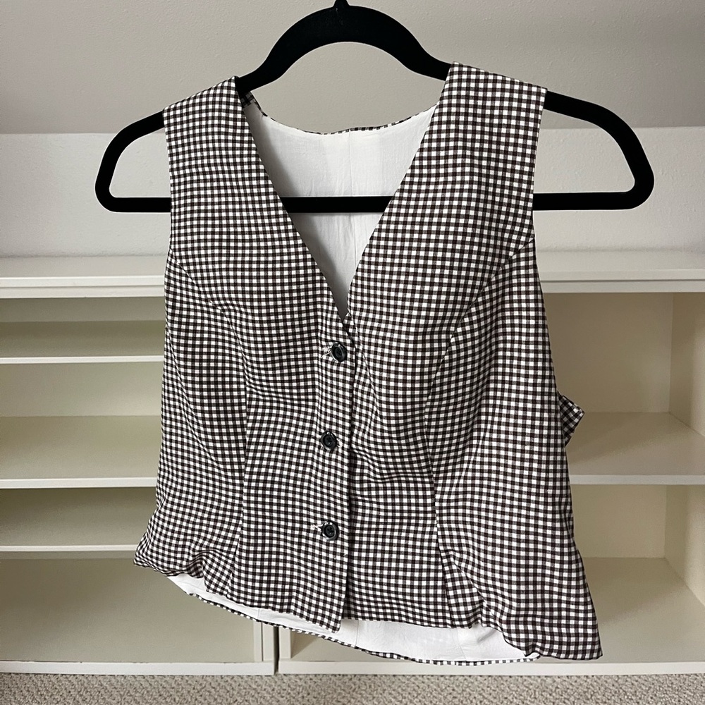 Fitted Vest